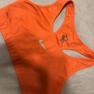 Nike pro sports bra